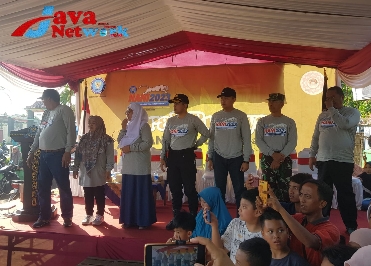 Kapolres Sumenep AKBP Edo Satya Kentriko, SH, SIK, MH Saat Menghadiri Kegiatan Pawai Musik Tong-Tong Peringati HANI Tahun 2023 Yang Diselenggarakan BNNK Sumenep