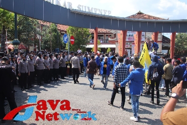 Situasi Pengamanan Aksi Unras PMII Cabang Sumenep Oleh Polres Sumenep.