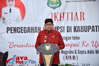 Bupati Sumenep H. Achmad Fauzi, SH, MH Saat Memberikan Sambutan Pada Kegiatan Sosialisasi Pencegahan Tindak Pidana Korupsi di Kabupaten Sumenep