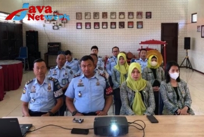 Karutan Sumenep, Ridwan Susilo, Amd IP, MM Bersama Jajaran Didampingi Paguyuban Ibu-ibu Pemasyarakatan Saat Mengikuti Seminar Motivasi