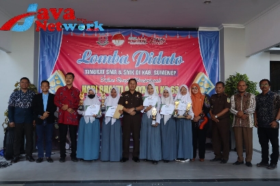 Kajari Sumenep Trimo, SH, MH Bersama Peserta Lomba Pidato dan Dewan Juri