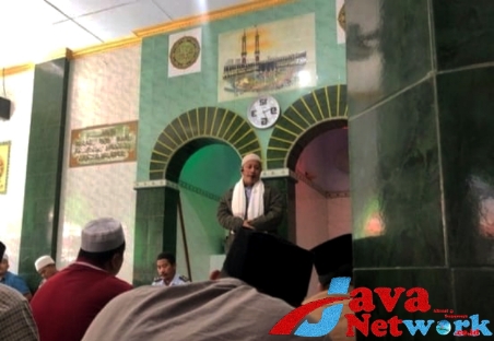 Suasana Pengajian Agama Yang Diisi Dengan Ceramah Agama Oleh Ustad Suyono di Masjid An-Nur Rutan Sumenep
