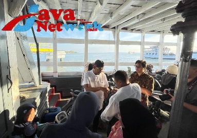 Bupati Sumenep Achmad Fauzi Wongsojudo, SH, MH Saat Melakukan Sidak Ke Pelabuhan Talango - Kalianget