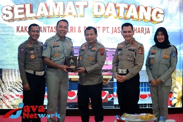 Kapolda Jatim Menerima Kunjungan Kakorlantas Polri dan Jasa Raharja Bahas Tentang Pelayanan Samsat