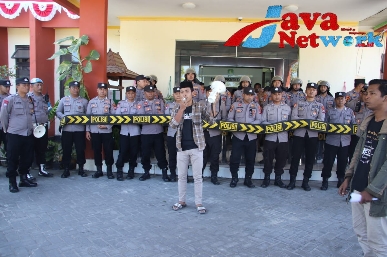 Polres Sumenep Siagakan 87 Personel Dalam Pengamanan Aksi Unras Gempar di Kantor Dinas Pendidikan
