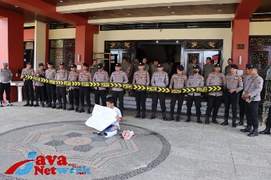 30 Personel Diterjunkan Polres Sumenep Dalam Pengamanan Aksi Unras Gempar di Depan Kantor Pemkab Sumenep