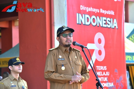 Bupati Sumenep Achmad Fauzi Wongsojudo, SH, MH Saat Memberikan Sambutan Pada Apel Upacara Gabungan Senin 07 Agustus 2023 di Halaman Kantor Pemkab Sumenep
