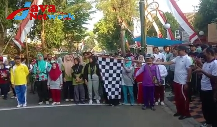 Suasana Jalan Jalan Sehat di Kecamatan Rubaru Kabupaten Sumenep Madura Jawa Timur, Sabtu (12/08/2023)