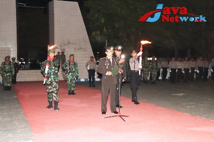 Kapolres Sumenep, AKBP Edo Satya Kentriko, SH, SIK, MH Saat Menjadi Inspektur Pada Acara Apel Upacara Kehormatan dan Renungan Suci
