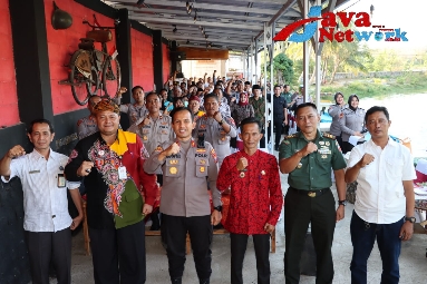 Kapolres Sumenep AKBP Edo Satya Kentriko, SH, SIK, MH Usai Melaunching Desa Kebonagung Bebas Narkoba