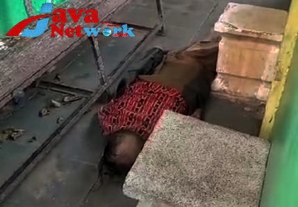 Penemuan Mayat Kakek Berusia 75 Tahun Di Pos Taman Adipura Sumenep, Senin (04/09/2023)