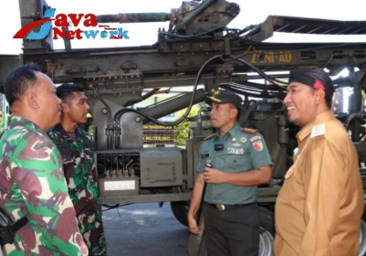 Dandim Bersama Bupati Sumenep Tinjau Kesiapan Alat Water Well Drilling Yonzipur 5/ABW