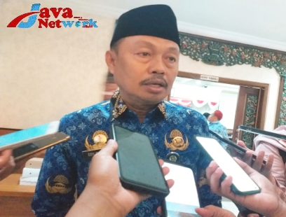 Sekretaris Daerah Kabupaten Sumenep Ir Edy Rasyadi, MSi Saat Diwawancarai Awak Media, Senin (18/09/2023)