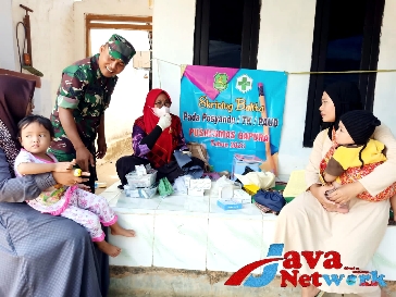 Babinsa 0827/16 Gapura Dampingi Skrining Kesehatan Balita Lewat Posyandu, Cegah Bertambahnya Kasus Stunting