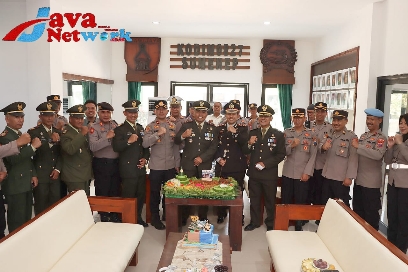 Wujud Sinergitas dan Soliditas TNI-POLRI, Polres Sumenep Berikan Surprise ke Kodim 0827/Sumenep di HUT TNI ke-78
