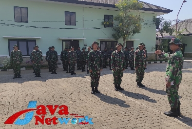 Suasana Anggota Kodim 0827/Sumenep Giat Latihan PBB di Makodim, Rabu (11/10/2023)