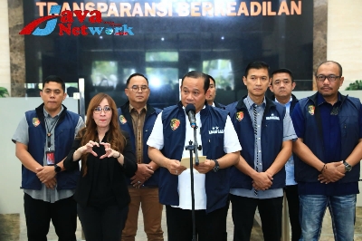 Ketua Satgas Antimafia Bola Irjen Pol Asep Edi Suheri Saat Memberikan Keterangan Pers, Kamis (12/10/2023)