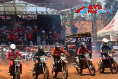 Kejuaraan Sumenep Grasstrack Motocross 2023 Berlangsung Meriah, Minggu (22/10/2023)