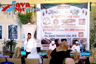 CO Zapta Group Sekaligus Wakil Ketua AWDI Sumenep Saat Memberikan Sambutan di Acara Peringatan Maulid Nabi dan Santunan Anak Yatim, Sabtu (28/10/2023)