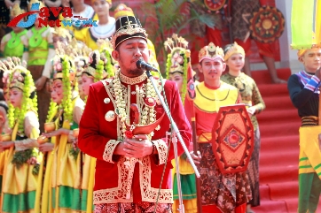Bupati Sumenep, Achmad Fauzi Wongsojudo, SH, MH Saat Memberikan Sambutan Pada Prosesi Pelantikan Adipati Arya Wiraraja di Kota Tua Kalianget, Sabtu (28/10/2023)
