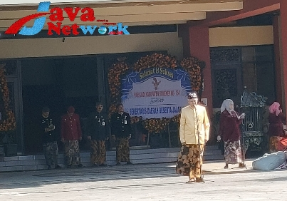 Pelaksanaan Apel Upacara Hari Senin 30 Oktober 2023 di Halaman Kantor Bupati Sumenep Dibawah Pimpinan Kepala BKPSDM Sumenep, H. Ahmad Masuni, SE, MM
