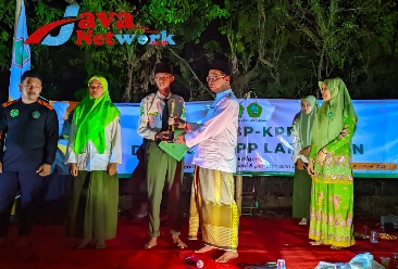 CBP-KPP Gapura Saat Menerima Penghargaan Sebagai Juara 1 Lomba Desain se-Madura 2023