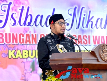 Bupati Sumenep Achmad Fauzi Wongsojudo, SH, MH Saat Menghadiri dan Membuka Acara Kegiatan Isbat Nikah Digelar GOW Sumenep di Gedung Korpri, Kamis (02/11/2023)