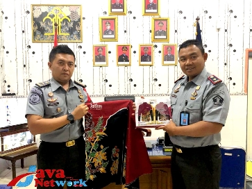 Karutan Sumenep, Ridwan Susilo Amd IP MM Bersama Kasubsi Pelayanan Tahanan Rutan Sumenep Teguh Donny Efendi SH MH