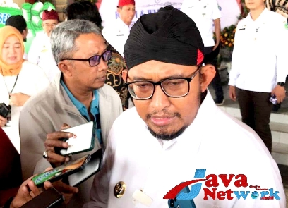 Bupati Sumenep Achmad Fauzi Wongsojudo, SH, MH Saat Diwawancarai Sejumlah Awak Media 