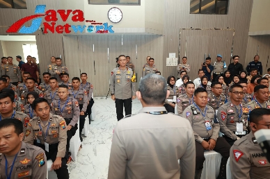 Kapolda Jatim Irjen Pol Imam Sugianto Saat Membuka Latihan Prakoso Aman Bacayu 2023