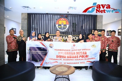 Kadivhumas Polri Berangkatkan 15 Orang Ibadah Umroh Dalam Rangka Hari Jadi ke-72 Humas Polri, Selasa (14/11/2023)