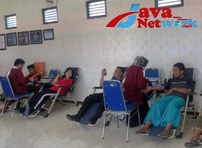 Wujud Kepedulian Petugas dan WBP Rutan Sumenep Gelar Donor Darah, Rabu (15/11/2023)
