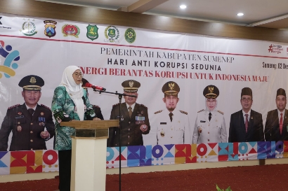 Wabup Sumenep Hj. Dewi Khalifah, SH, MH, MPdi Saat Memberikan Sambutan Pada Acara Anti Korupsi Digelar Inspektorat Kabupaten, Sabtu (02/12/2023)