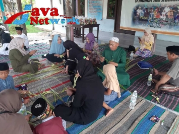 Khirata Foundation Gelar Tutorial Pembuatan Rangka Ketupat, Kamis (30/11/2023)