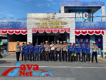 Kasat Lantas Polres Sumenep Berikan Sosialisasi kepada Juru Parkir Sebagai Pelopor Ketertiban Berlalu Lintas, Jum'at (08/12/2023)