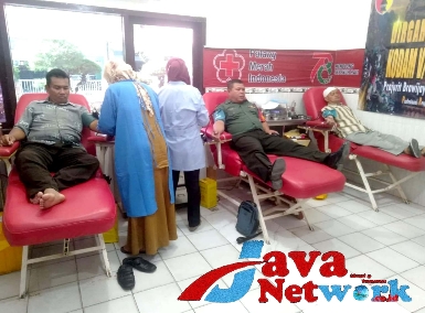 Peringati Hari Juang TNI AD dan HUT Kodam V/Brawijaya, Kodim 0827/Sumenep Gelar Baksos Donor Darah. Selasa (12/12/2023)