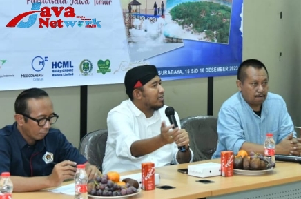 Bupati Sumenep Achmad Fauzi Wongsojudo, SH, MH Saat Menghadiri Raker dan Dialog Parawisata yang Digelar PWI Sumenep di Aula Kantor PWI Jatim, Jum'at (15/12/2023)