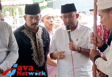 Bupati Sumenep, Achmad Fauzi Wongsojudo Saat Memberikan Kata Sambutan di Acara Pemakaman Camat Pragaan Heru Cahyono, Minggu (17/12/2023)