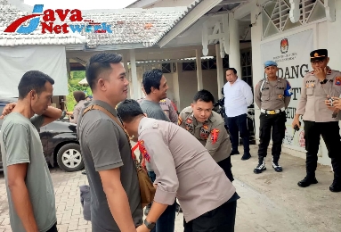 Polres Sumenep Monitoring Pengamanan Pelipatan Surat Suara Pemilu di Gudang Logistik KPU, Senin (18/12/2023)