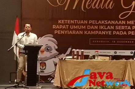 Ketua KPU Jatim Choirul Anam Saat Memberikan Sambutan Pada Acara KPU Jatim Media Gathering, Senin (18/12/2023)