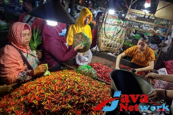 Penjual Cabai Rawit Di Pasar Tradisional Sumenep