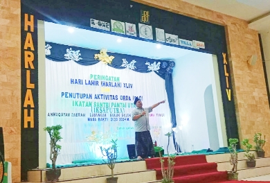 Kemenag Lumajang Dr Mohammad Muslim MSi Saat Memberikan Sambutan di Harlah Iksaputra XLIV Annuqayah Lubangsa Guluk-Guluk, Senin (22/01/2024) malam