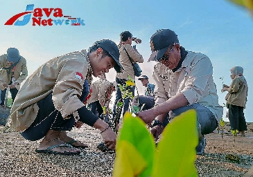 FK3I Korwil Madura Korlap Sumenep Gelar Gerakan Menanam Sejuta Pohon Manggrove di Pantai Matahari Lobuk, Rabu (09/01/2024)