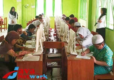 Suasana Ajang Kompetisi Siswa se-Madura (Aksara) 2024 di Ponpes Nasyrul Ulum Aeng Dake, Kecamatan Bluto, Kabupaten Sumenep, Rabu (10/01/2024)