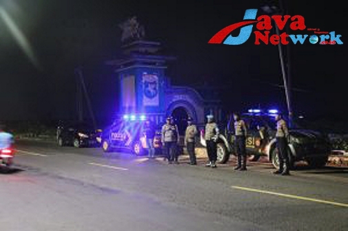 Situasi Pengamanan Polres Sumenep Dalam Upaya Mencegah Terjadinya Aksi Balap Liar, Sabtu (13/01/2024) malam