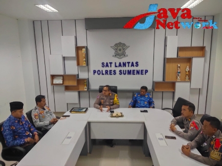 Rakor Satlantas Polres Sumenep Bersama Instansi Terkait Untuk Menutup Akses Jalan Dipenogoro Pada Saat Malam Minggu di Mapolres Sumenep, Kamis (18/01/2024)