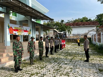 Suasana Giat Kapolsek Prenduan IPTU Miftahol Rahman, SH, MH Bersama Jajaran, TNI dan Masyarakat, Jum'at (02/02/2024)