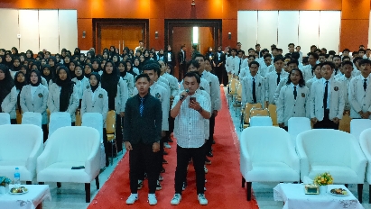 Suasana Deklarasi Pemilu Damai dan Tolak Provokasi di Gelar Presiden BEM dan Mahasiswa Uniba di Aula Jege Tembe Universitas Bahaudin Mudhari Sumenep, Senin (05/02/2024)