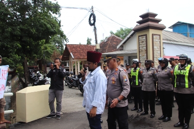 Polres Sumenep Gelar Simulasi Dengan Alarm Stelling, Kamis (08/02/2024)