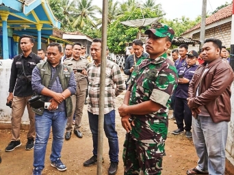 Dandim Sumenep Letkol Czi Donny Pramudya Mahardi, SE, MSi, MSc Saat Meninjau Pelaksanaan Pemilu 2024, Rabu (14/02/2024)